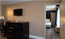 two-bedroom-suite-th-3.jpg