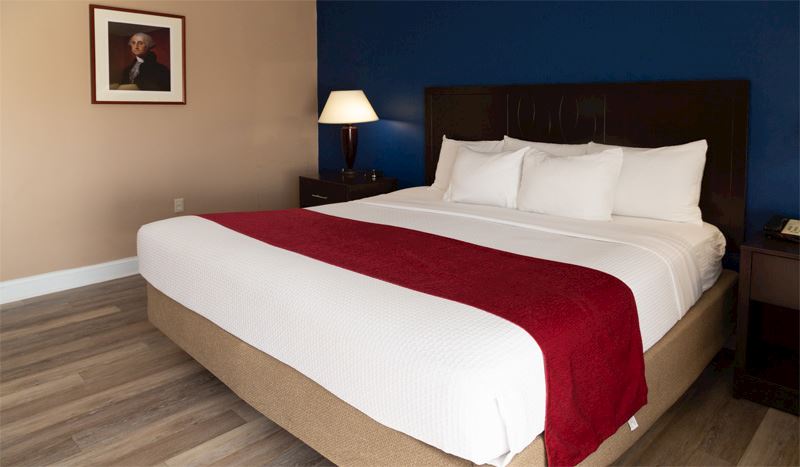 Hotel Pentagon arlington virginia Two Bedroom Suite- 1 King & Two Queen Beds